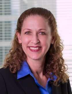 Headshot - Heidi Davis Knapik