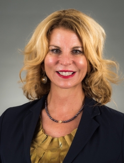 Headshot - Kathleen Cannon